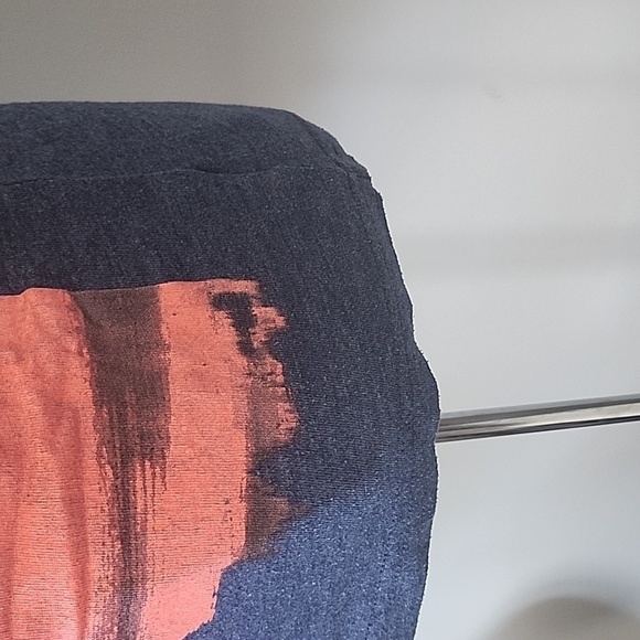 American Eagle navy blue short sleeve tee with multicolored graphics - Picture 9 of 12